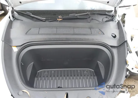 2023 Tesla Model Y Awd/Long Range Dual Motor All-Wheel Drive z USA, uszkodzony, nr VIN 7SAYGDEEXPF607886